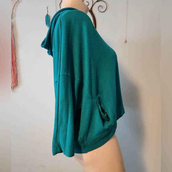Oversized semi crop hoodie - Picture 4 of 5